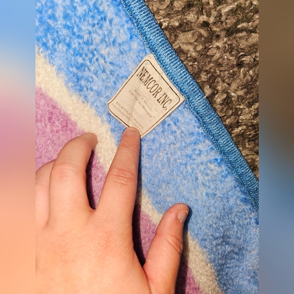 Vintage Disney's Winnie The Pooh Fleece Baby Blanket - Rare Design 39 × 49 - Picture 4 of 4